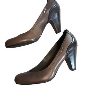 Covington Sz 6 1/2 Brown and Black 3" Heel Pumps